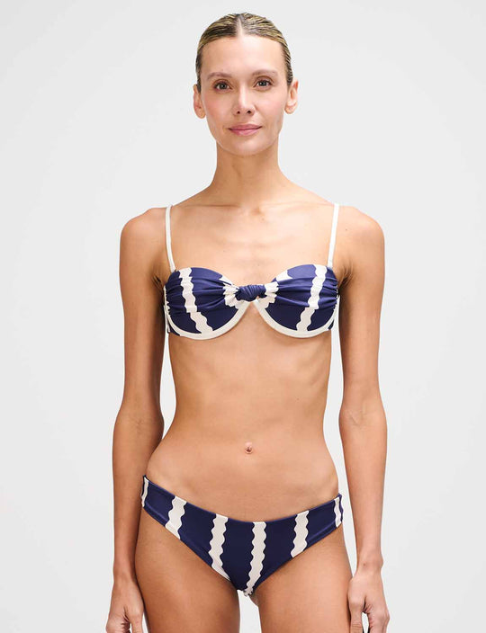 Bottom Classics Mareva