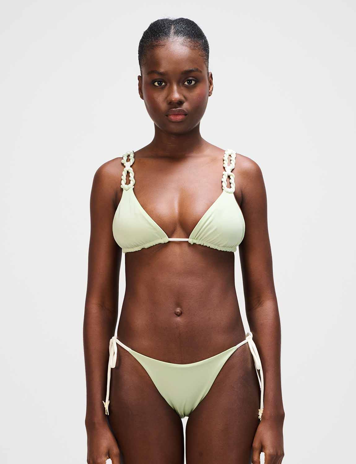 Top Triangle Petalia