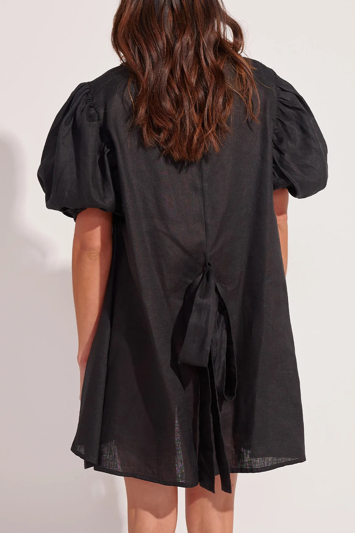 The Iconic Look Linen Kimono Black