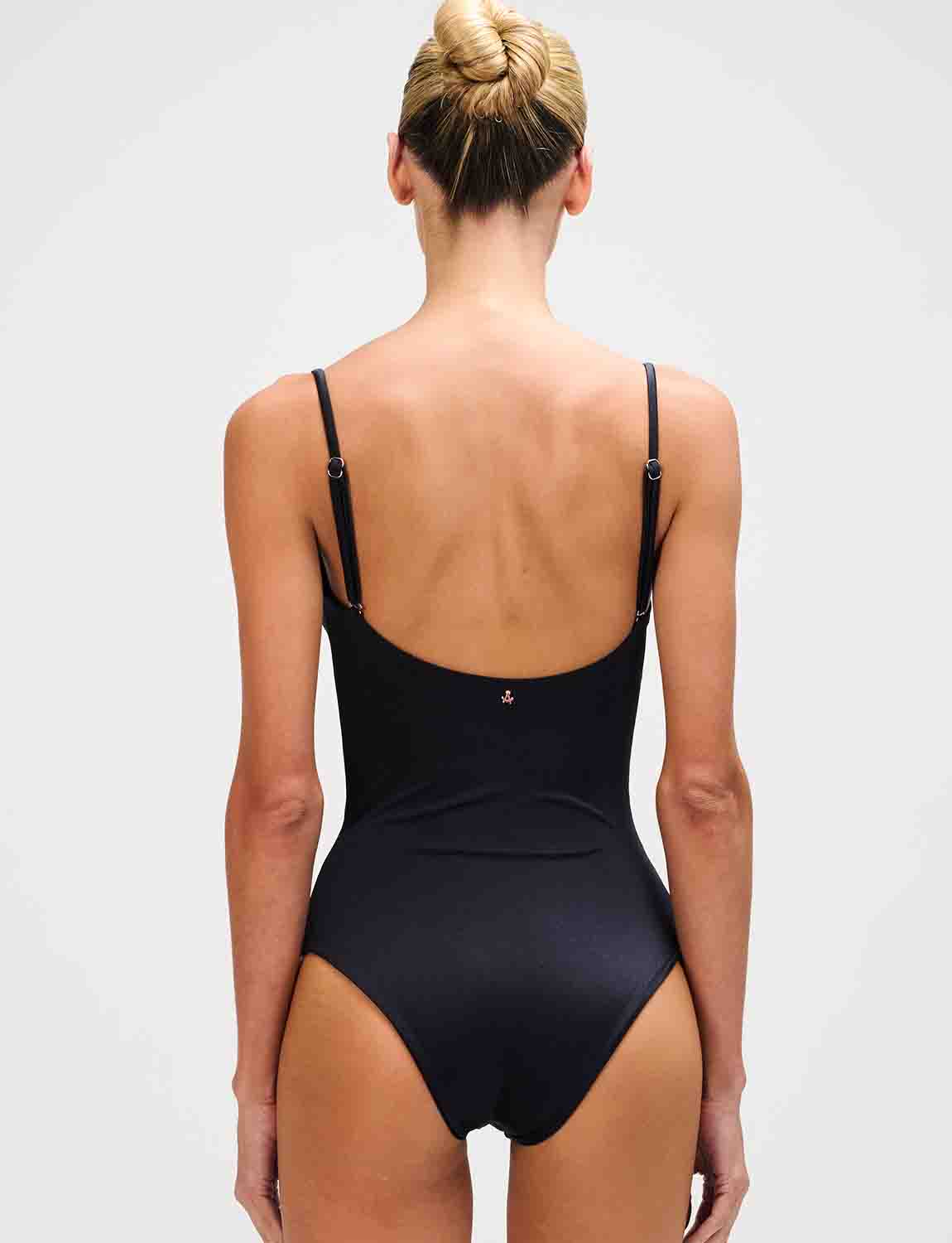 Nax One Piece Black