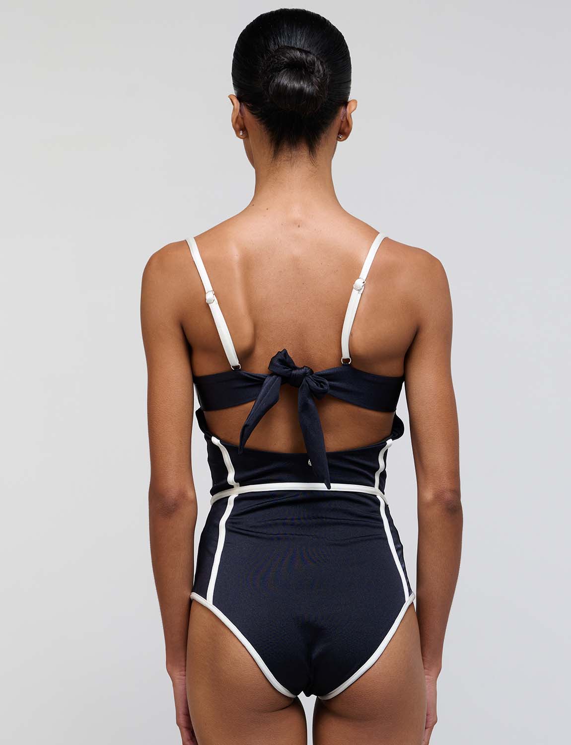 One Piece Ocean Lines To Me Black