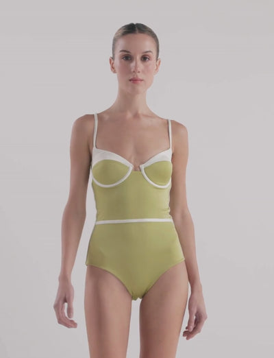 Kairé One piece Dark Yelow